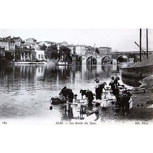 Albi. Les Bords Du Tarn