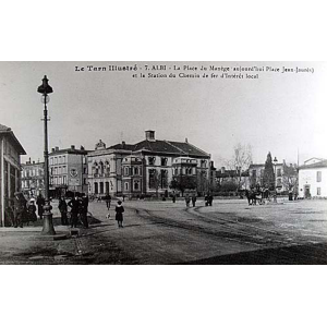 Albi. La Place Du Manège